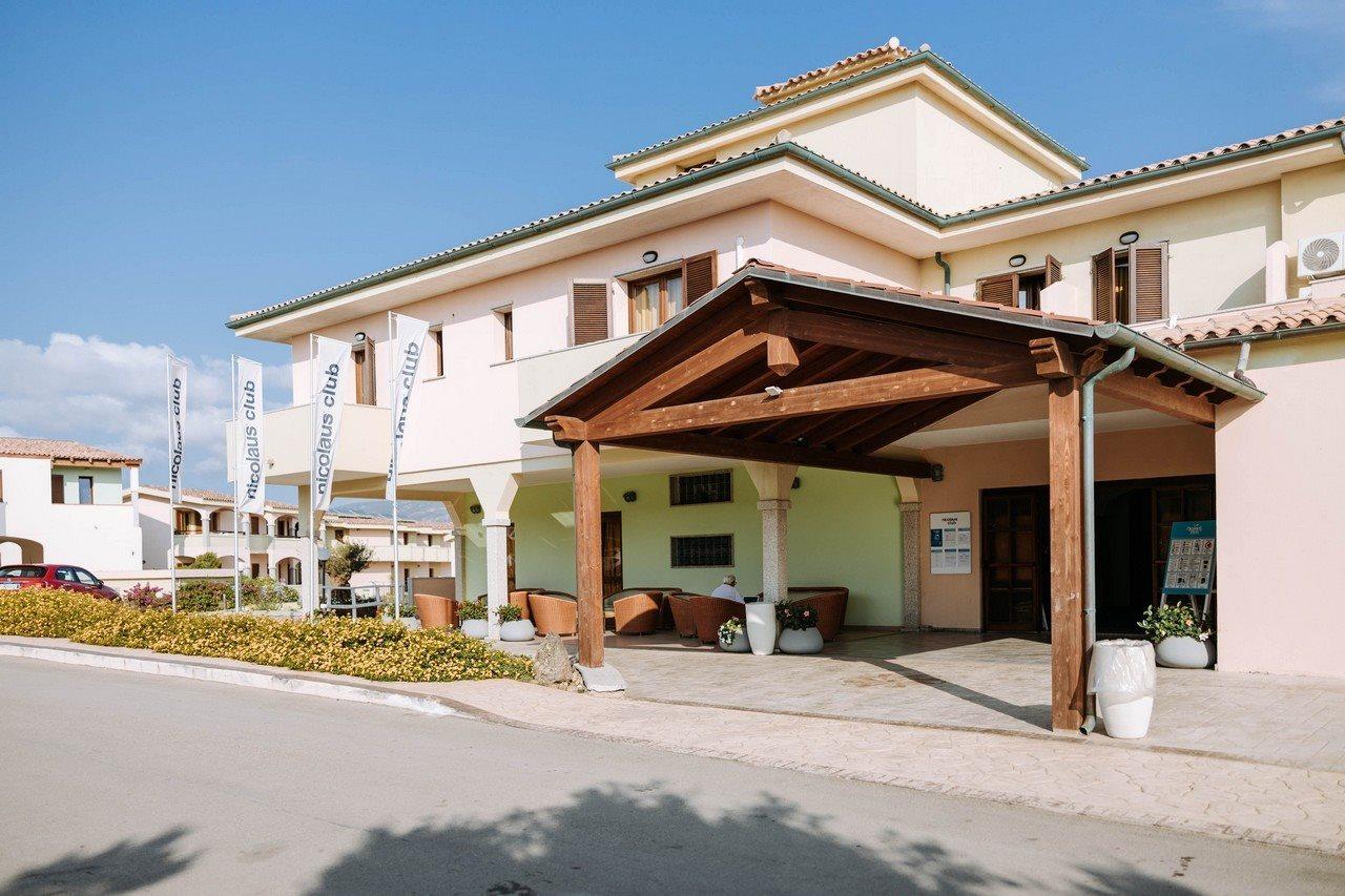 Aparthotel Baia Delle Mimose Badesi Zewnętrze zdjęcie