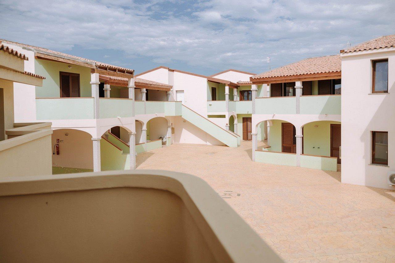 Aparthotel Baia Delle Mimose Badesi Zewnętrze zdjęcie