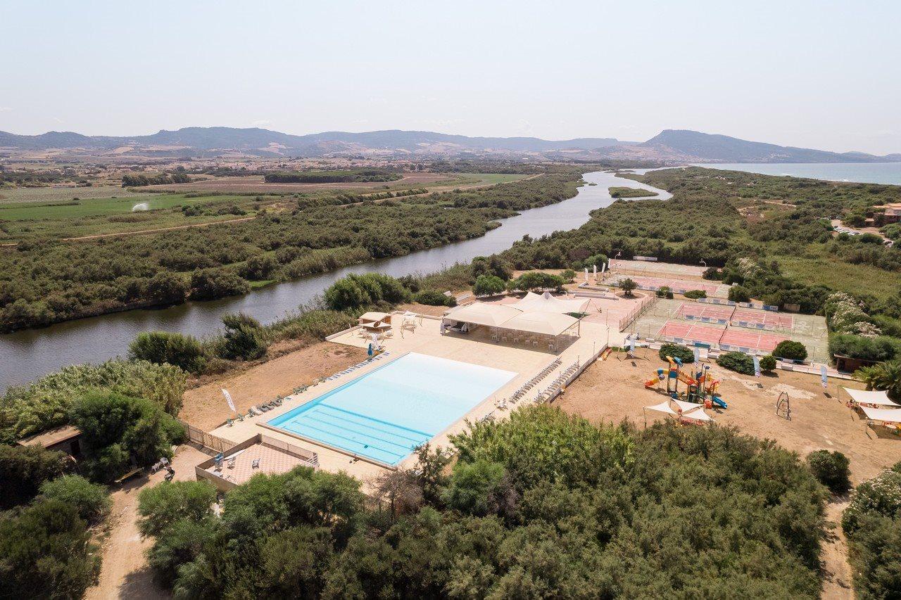 Aparthotel Baia Delle Mimose Badesi Zewnętrze zdjęcie
