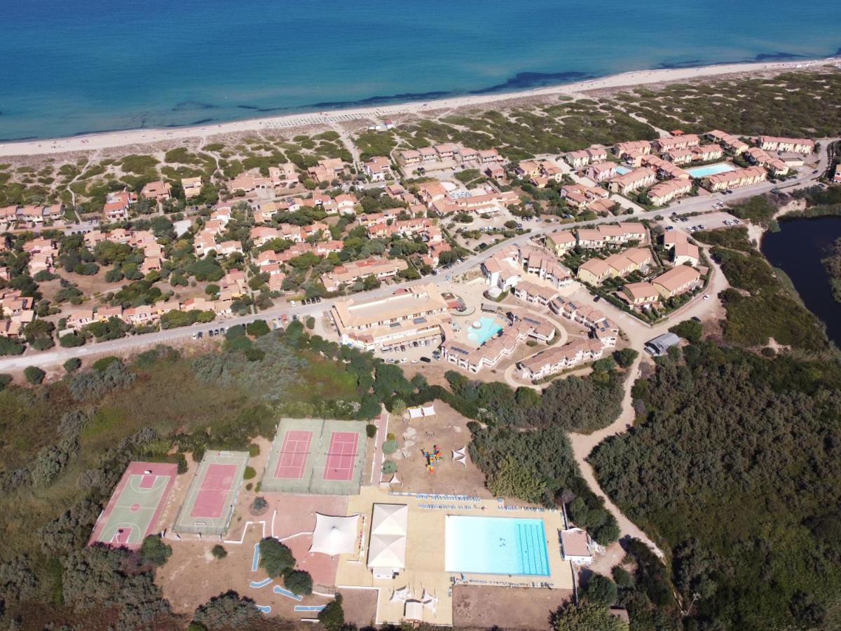 Aparthotel Baia Delle Mimose Badesi Zewnętrze zdjęcie