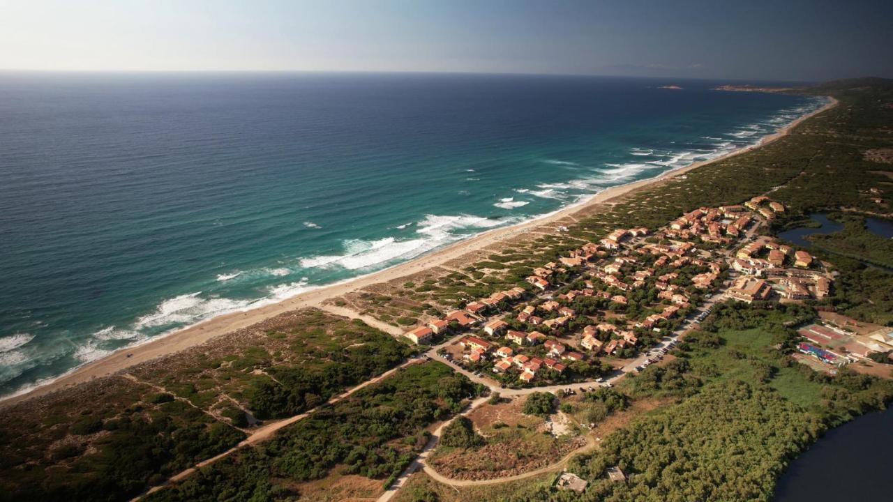 Aparthotel Baia Delle Mimose Badesi Zewnętrze zdjęcie