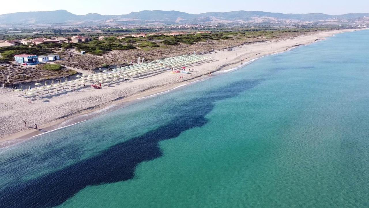 Aparthotel Baia Delle Mimose Badesi Zewnętrze zdjęcie