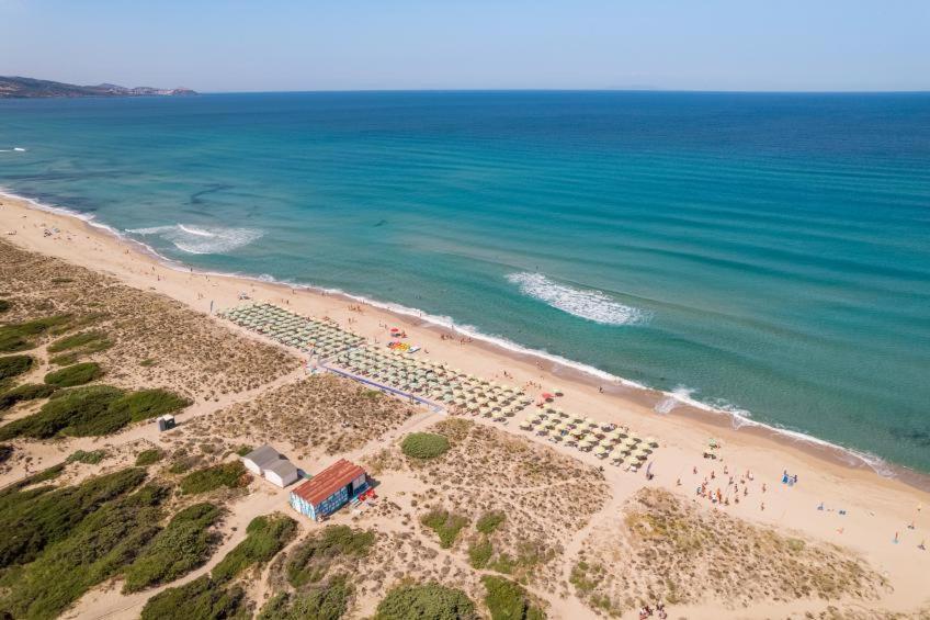 Aparthotel Baia Delle Mimose Badesi Zewnętrze zdjęcie