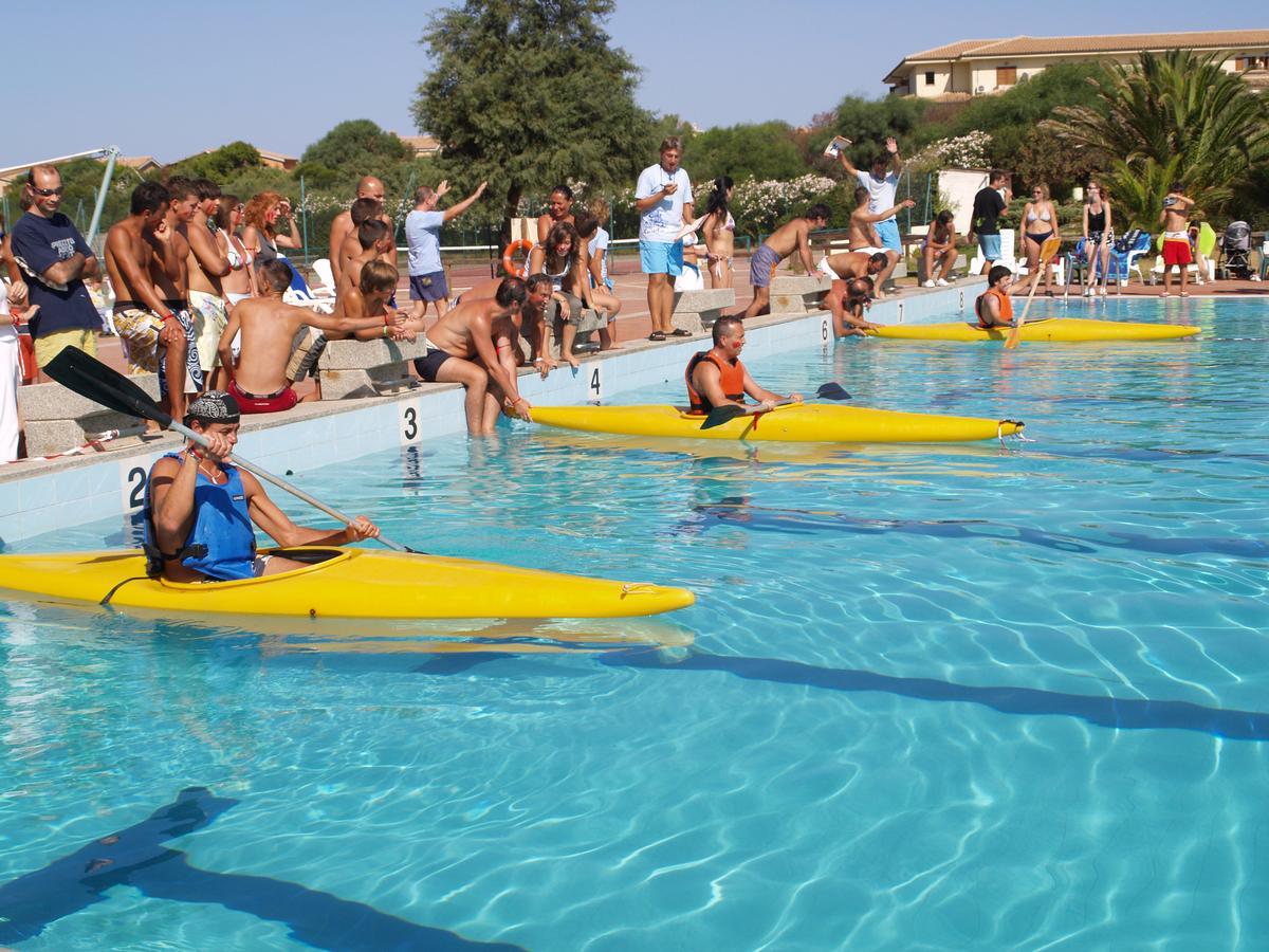 Aparthotel Baia Delle Mimose Badesi Zewnętrze zdjęcie