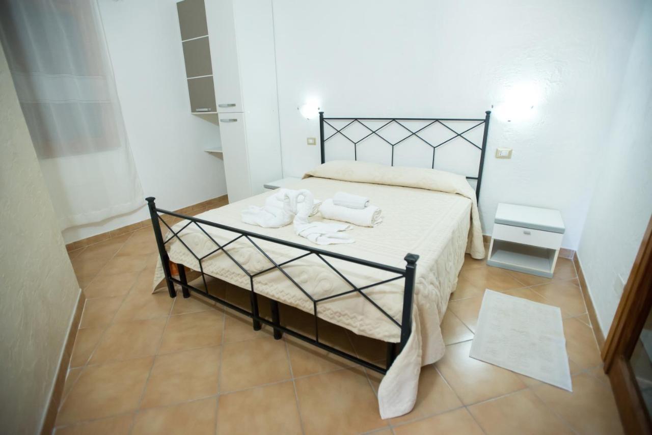 Aparthotel Baia Delle Mimose Badesi Zewnętrze zdjęcie