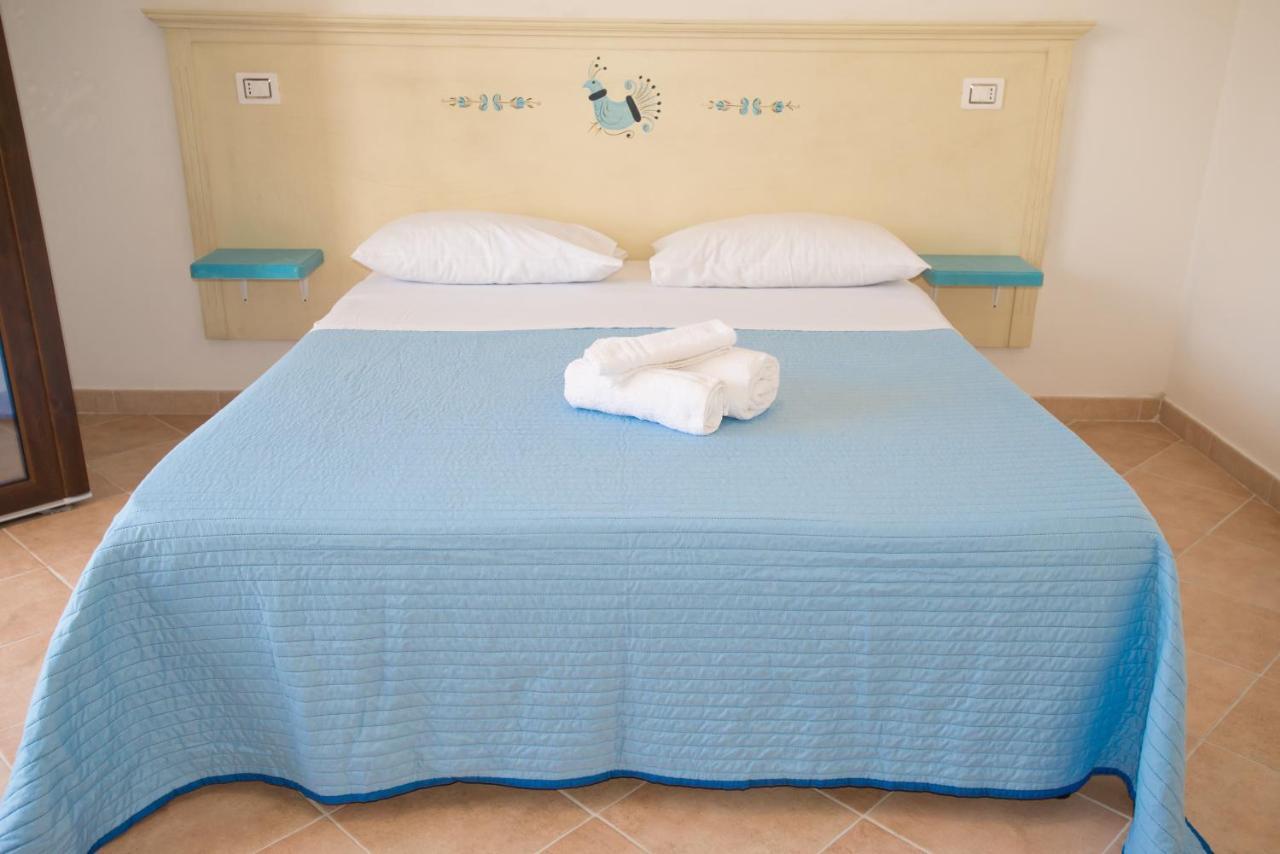 Aparthotel Baia Delle Mimose Badesi Zewnętrze zdjęcie